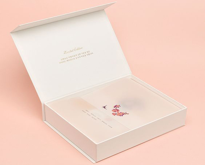 化妝品牛皮紙包裝盒價(jià)格